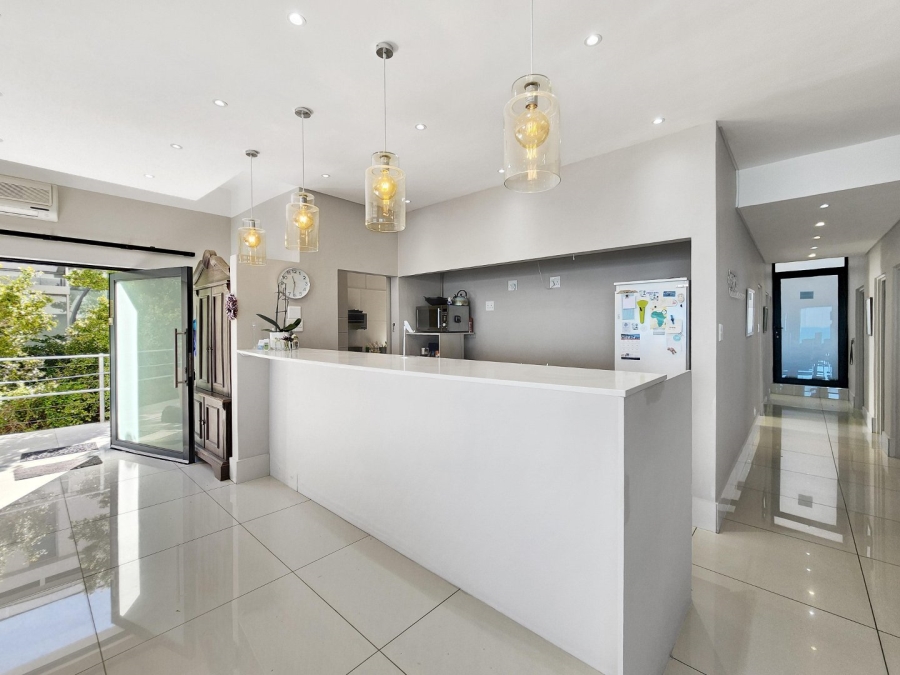 11 Bedroom Property for Sale in Camps Bay Western Cape